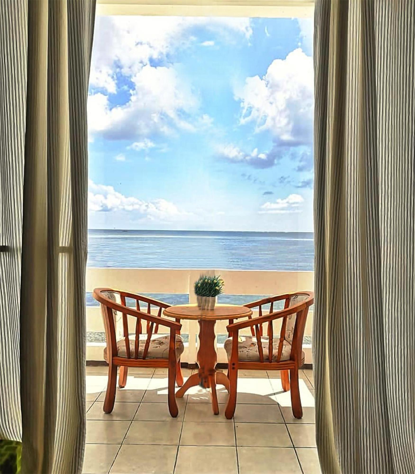 Casa Almarenzo Bed & Breakfast Bolinao Kültér fotó